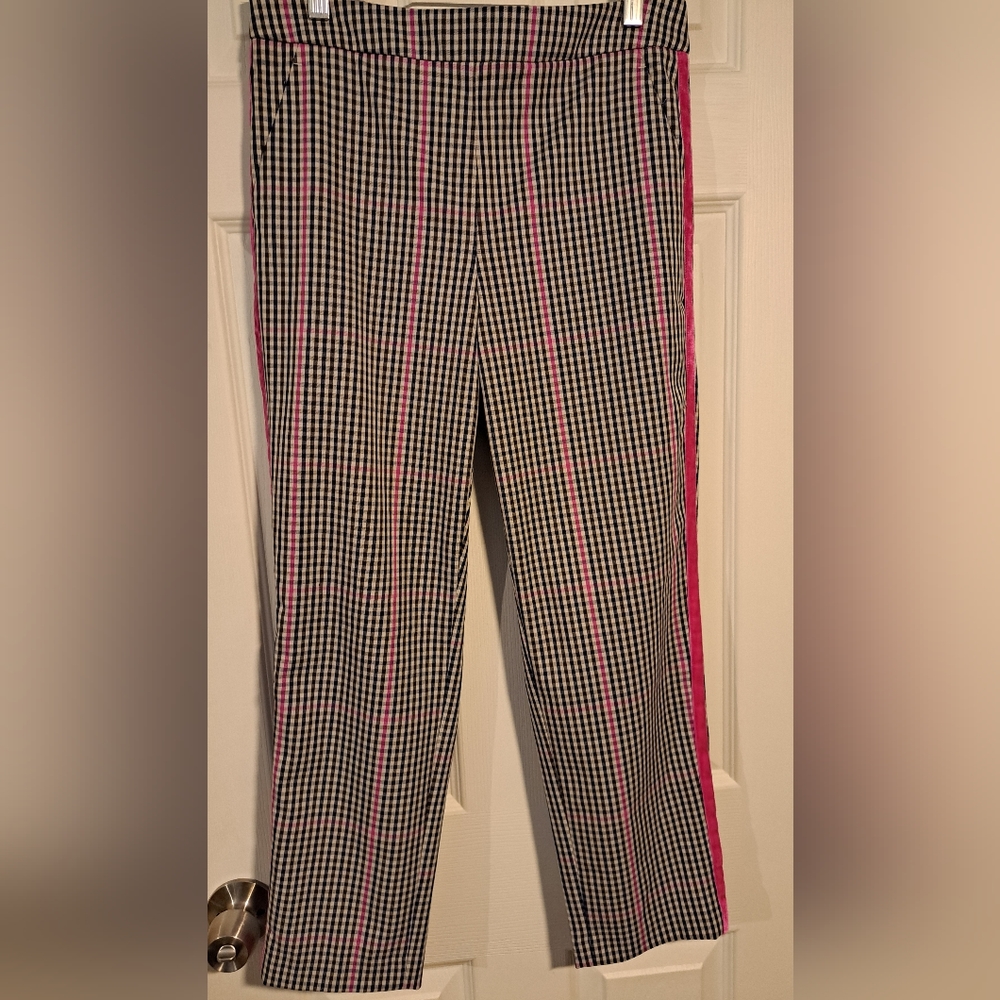 Banana Republic women's pants in checkered fabric size S.
